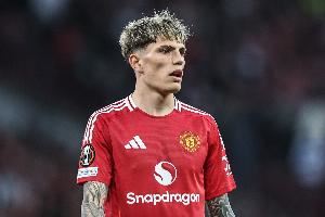 英媒:加纳乔被曼联允许延长假期,以促成他在夏季转会窗口的离队 英媒:加纳乔被曼联允许延长假期,以促成他在夏季转会窗口的离队