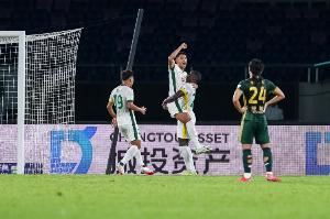 国安4-3战胜浙江队，赢得球队历史上各项赛事第500胜