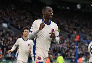 记者:拜仁租借杰克逊的谈判进入最后阶段,他们还有意边锋乔治 记者:拜仁租借杰克逊的谈判进入最后阶段,他们还有意边锋乔治