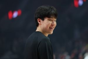 马健:开拓者的目标看来是季后赛 希望杨瀚森逐渐适应NBA的节奏 马健:开拓者的目标看来是季后赛 希望杨瀚森逐渐适应NBA的节奏