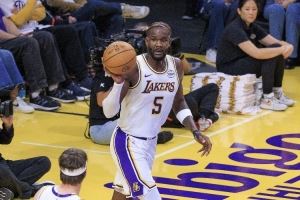 艾顿:来到湖人后里夫斯就在剖析我 他开始找到和我打球的感觉了 艾顿:来到湖人后里夫斯就在剖析我 他开始找到和我打球的感觉了