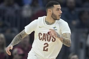 健康打球!NBA官推祝朗佐-鲍尔28岁生日快乐🎂🎂🎂 健康打球!NBA官推祝朗佐-鲍尔28岁生日快乐🎂🎂🎂
