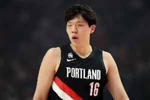 刘维伟:杨瀚森不能只专注防守 该主动增加触球&展示高位策应能力 刘维伟:杨瀚森不能只专注防守 该主动增加触球&展示高位策应能力