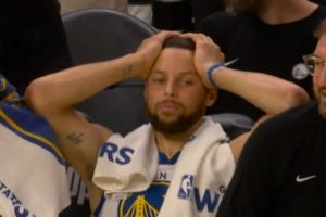 小子偷我技能包?波斯特彩虹三分命中 场下库里双手抱头生无可恋 小子偷我技能包?波斯特彩虹三分命中 场下库里双手抱头生无可恋