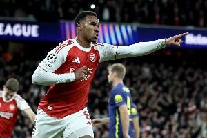 后防基石!泰晤士:加布里埃尔对阿森纳攻防很重要,他在场丢球少 后防基石!泰晤士:加布里埃尔对阿森纳攻防很重要,他在场丢球少