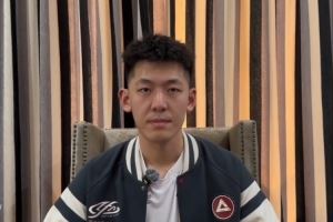 张陈治锋:作为年轻球员首先要富有激情 在防守和篮板上提供帮助 张陈治锋:作为年轻球员首先要富有激情 在防守和篮板上提供帮助