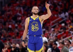 4人得分20+但是没自己?库里:我们希望能打出这种美丽的篮球 4人得分20+但是没自己?库里:我们希望能打出这种美丽的篮球