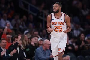 中规中矩!大桥布里奇斯出场39分钟 砍下24分10篮板6助攻 中规中矩!大桥布里奇斯出场39分钟 砍下24分10篮板6助攻