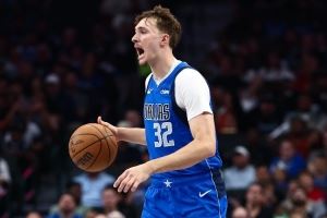 肯扬-杜林:弗拉格有马里昂那样的能量 欧文回归后将对他有利 肯扬-杜林:弗拉格有马里昂那样的能量 欧文回归后将对他有利