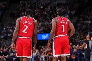 库里:我们派多人防守哈登小卡 让他们在人堆里打球 库里:我们派多人防守哈登小卡 让他们在人堆里打球