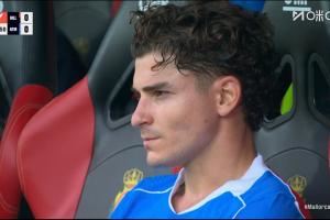 抱怨总是被换下?阿尔瓦雷斯:我在抱怨自己,那场比赛我表现不好 抱怨总是被换下?阿尔瓦雷斯:我在抱怨自己,那场比赛我表现不好