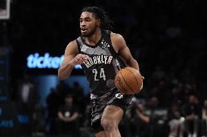 手感冰凉!卡梅隆-托马斯打满首节7投仅1中拿5分 正负值-7 手感冰凉!卡梅隆-托马斯打满首节7投仅1中拿5分 正负值-7