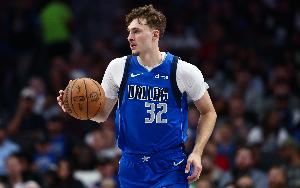 仍然不理想!弗拉格半场4中2得到4分5板2助另2失误 正负值-11 仍然不理想!弗拉格半场4中2得到4分5板2助另2失误 正负值-11