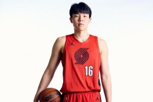 媒体人:里斯挺适应开拓者的小阵容 杨瀚森更危险了 媒体人:里斯挺适应开拓者的小阵容 杨瀚森更危险了