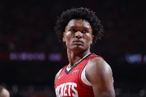 阿门半场出战18分钟 7中3拿到7分3前场板4助&出现2失误 阿门半场出战18分钟 7中3拿到7分3前场板4助&出现2失误