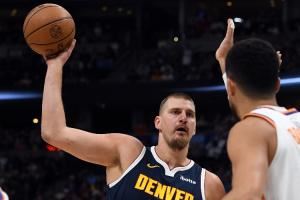 什么叫统治力!约基奇三节21分12板10助 开季连续4场三双历史第一 什么叫统治力!约基奇三节21分12板10助 开季连续4场三双历史第一