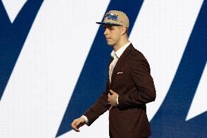 忒惨了!托皮奇生涯没打过正赛 遭十字韧带撕裂+睾丸手术+睾丸癌 忒惨了!托皮奇生涯没打过正赛 遭十字韧带撕裂+睾丸手术+睾丸癌