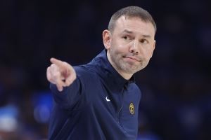 掘金主教练更衣室演讲:大家都有贡献 我们的阵容很厚 掘金主教练更衣室演讲:大家都有贡献 我们的阵容很厚