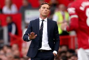 伯恩利主帅:不能说阿森纳完全依赖定位球,他们的防守非常稳固 伯恩利主帅:不能说阿森纳完全依赖定位球,他们的防守非常稳固