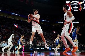 强度拉满!开拓者赛季前5场全队抢断数皆上双 近10年来第三队 强度拉满!开拓者赛季前5场全队抢断数皆上双 近10年来第三队