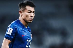 沪媒:于汉超本赛季9球3助3黄牌,拼劲和认真程度可见一斑 沪媒:于汉超本赛季9球3助3黄牌,拼劲和认真程度可见一斑