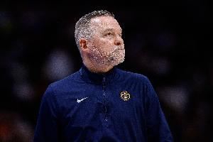 关键时刻断电!掘金比赛最后一分钟未得分 开拓者一波7-0逆转 关键时刻断电!掘金比赛最后一分钟未得分 开拓者一波7-0逆转