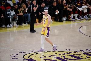 里夫斯离队会成下个普尔?老马丁:不会 里夫斯风格很适合做核心 里夫斯离队会成下个普尔?老马丁:不会 里夫斯风格很适合做核心