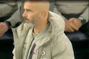 马雷斯卡比赛中手插裤兜挠私处,球迷吐槽:他的蛋蛋总是很痒 马雷斯卡比赛中手插裤兜挠私处,球迷吐槽:他的蛋蛋总是很痒