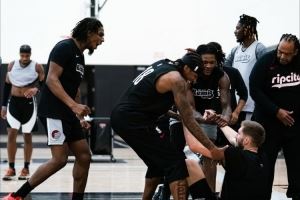 杨瀚森即将加入!混音近期训练动态 快打风格与开拓者一脉相承 杨瀚森即将加入!混音近期训练动态 快打风格与开拓者一脉相承