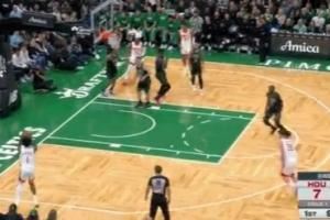 终于来了!阿门命中本赛季个人首记三分 此前10中0! 终于来了!阿门命中本赛季个人首记三分 此前10中0!