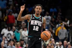 和主帅闹矛盾!莫兰特合同剩3年超1.265亿 本季三分命中率仅15.6% 和主帅闹矛盾!莫兰特合同剩3年超1.265亿 本季三分命中率仅15.6%