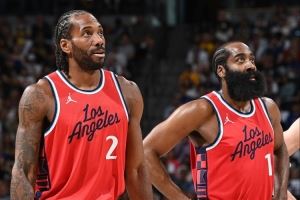 杨毅：看了几场快船的球 感觉他们濒临重建 这个阵容没有明天