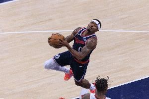 对阵旧主！快船官方：比尔本场首发 但有出场时间限制