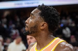 场均30.9分！米切尔：我是联盟顶尖得分手之一 生涯最好的篮球